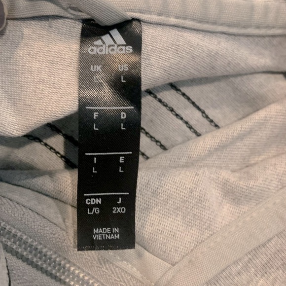 MEN’s Sz L - Adidas Lightweight Zip up. Like New- Never Worn - Picture 3 of 3